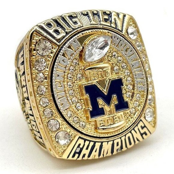 Michigan Wolverines Championship Ring... Fast shipping from USA - Picture 1 of 3